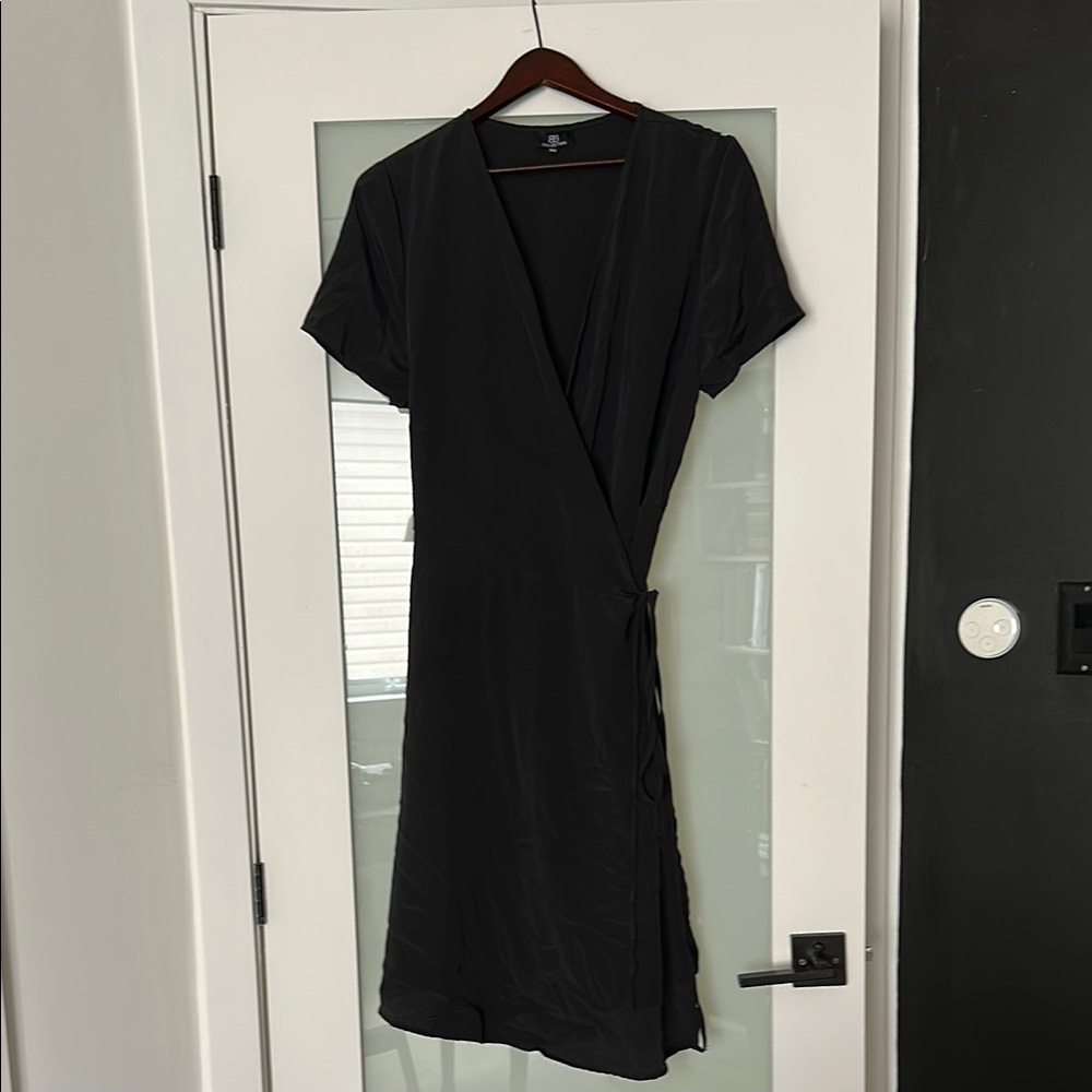 Black V-Neck Midi Wrap Dress with Tie Front